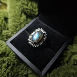 Elegant Silver and Labradorite Gemstone Ring